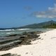 46- Plage au vent sur le motu Ovarei 